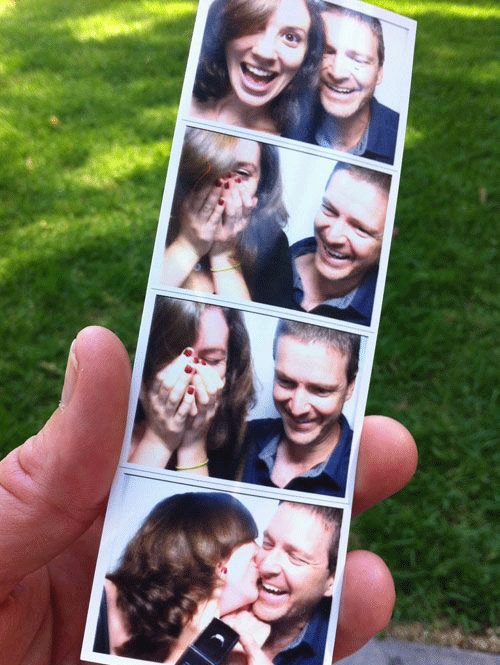 show her the ring at photo booth!